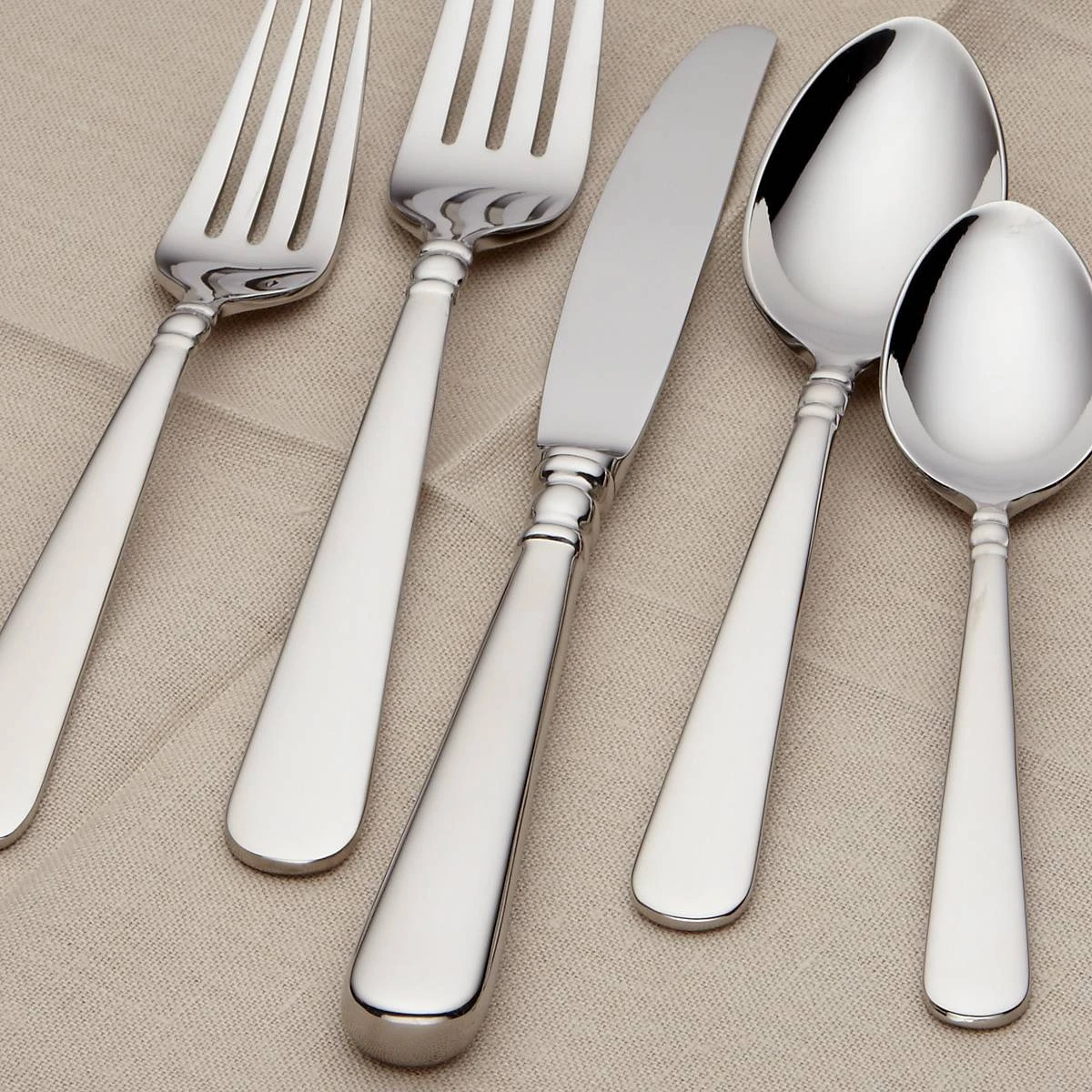 Lenox Pearl Platinum™ 5-piece Place Setting Flatware 4 Lenox Pearl Platinum™ 5-piece Place Setting Flatware