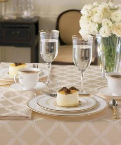 Lenox Laurel Leaf 70" X 144" Tablecloth