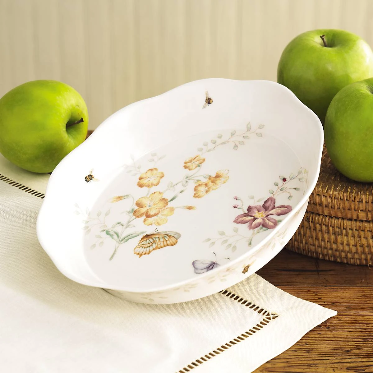 6444640_wHR.jpg Lenox Butterfly Meadow Pie Dish