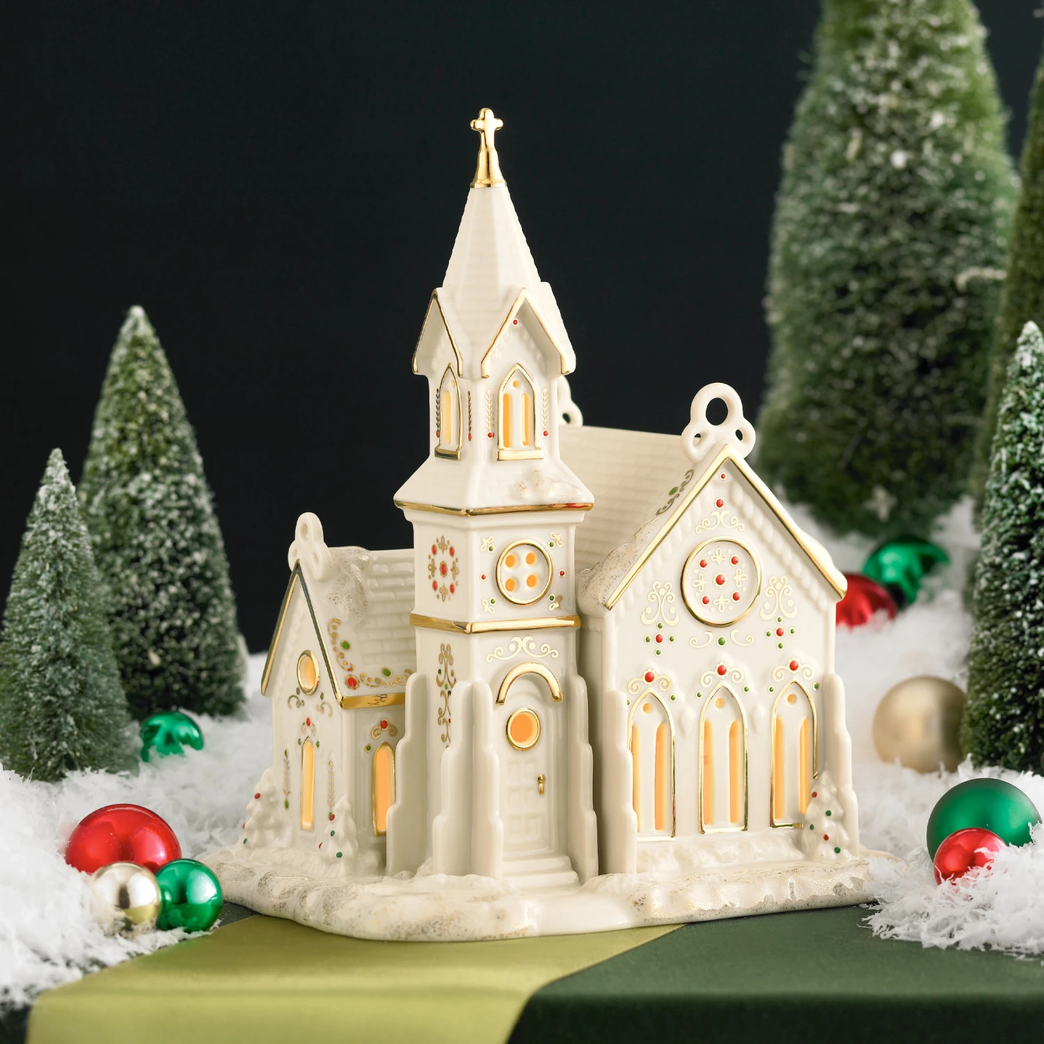 775765_w11.jpg Lenox Mistletoe Park Light-Up Village Church Figurine Home Décor