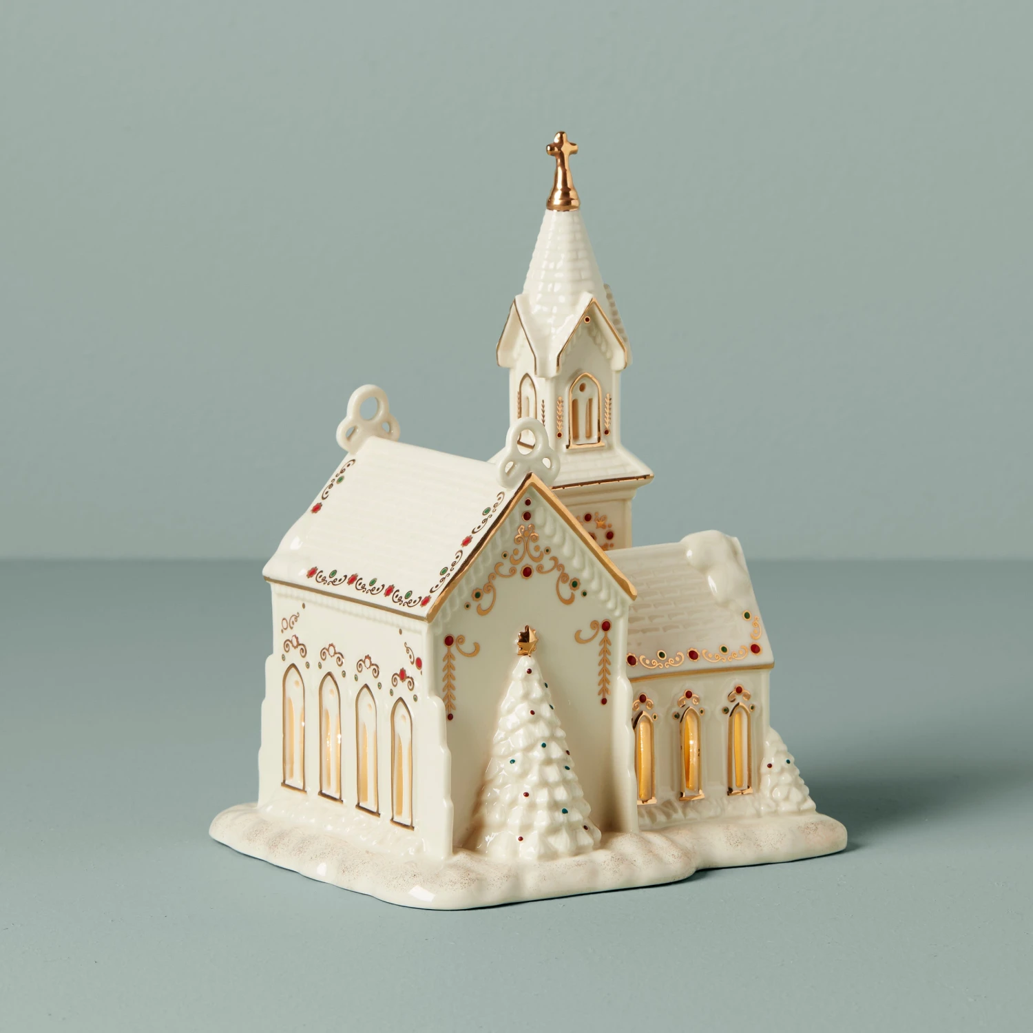775765_w11_88a67ae1-523a-4a7a-9c74-67c34d0fbe2f.jpg Lenox Mistletoe Park Light-Up Village Church Figurine Home Décor