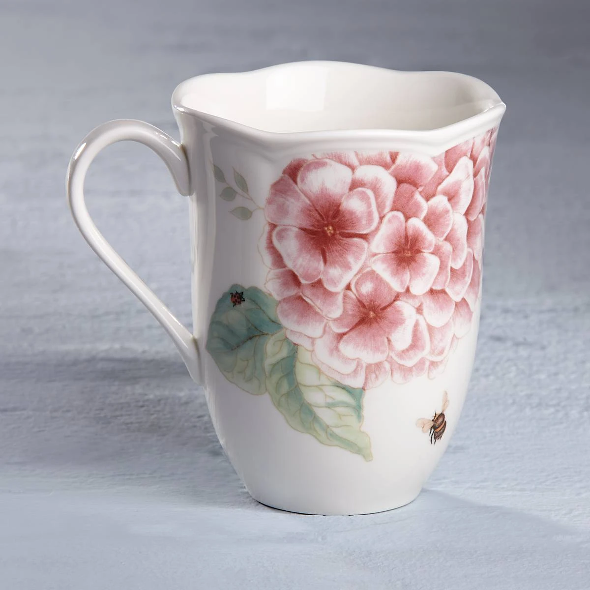 841008_w1_458f2b4b-86bb-4f02-852f-f765dc8a162e.jpg Lenox Butterfly Meadow Hydrangea Mug
