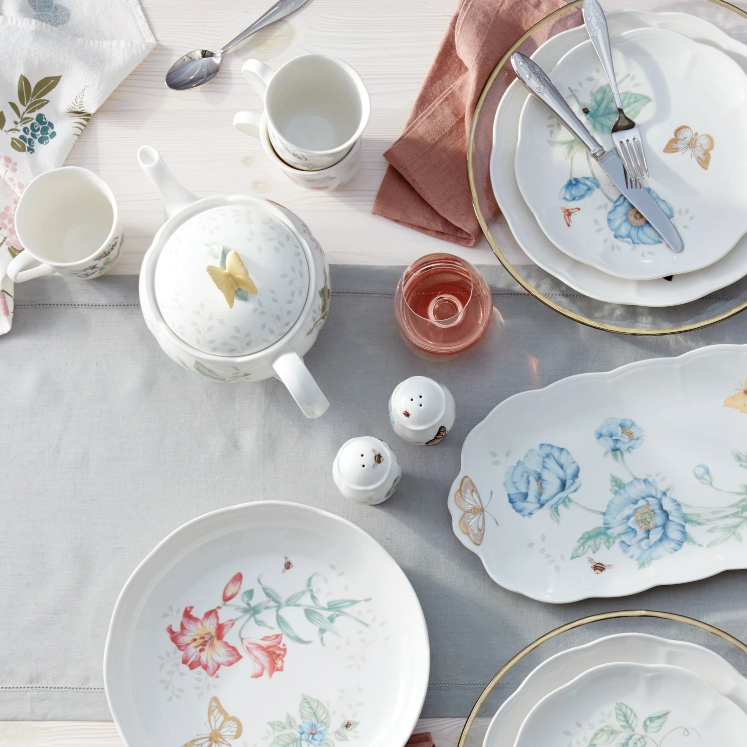 871197_w12.jpg Lenox Butterfly Meadow Turquoise 4-piece Mug Set