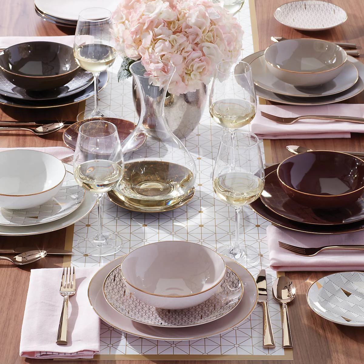 884711_w1_21ce3f11-ef4e-477a-96aa-635fc2e12611.jpg Lenox Trianna 4-piece Place Setting Dinnerware