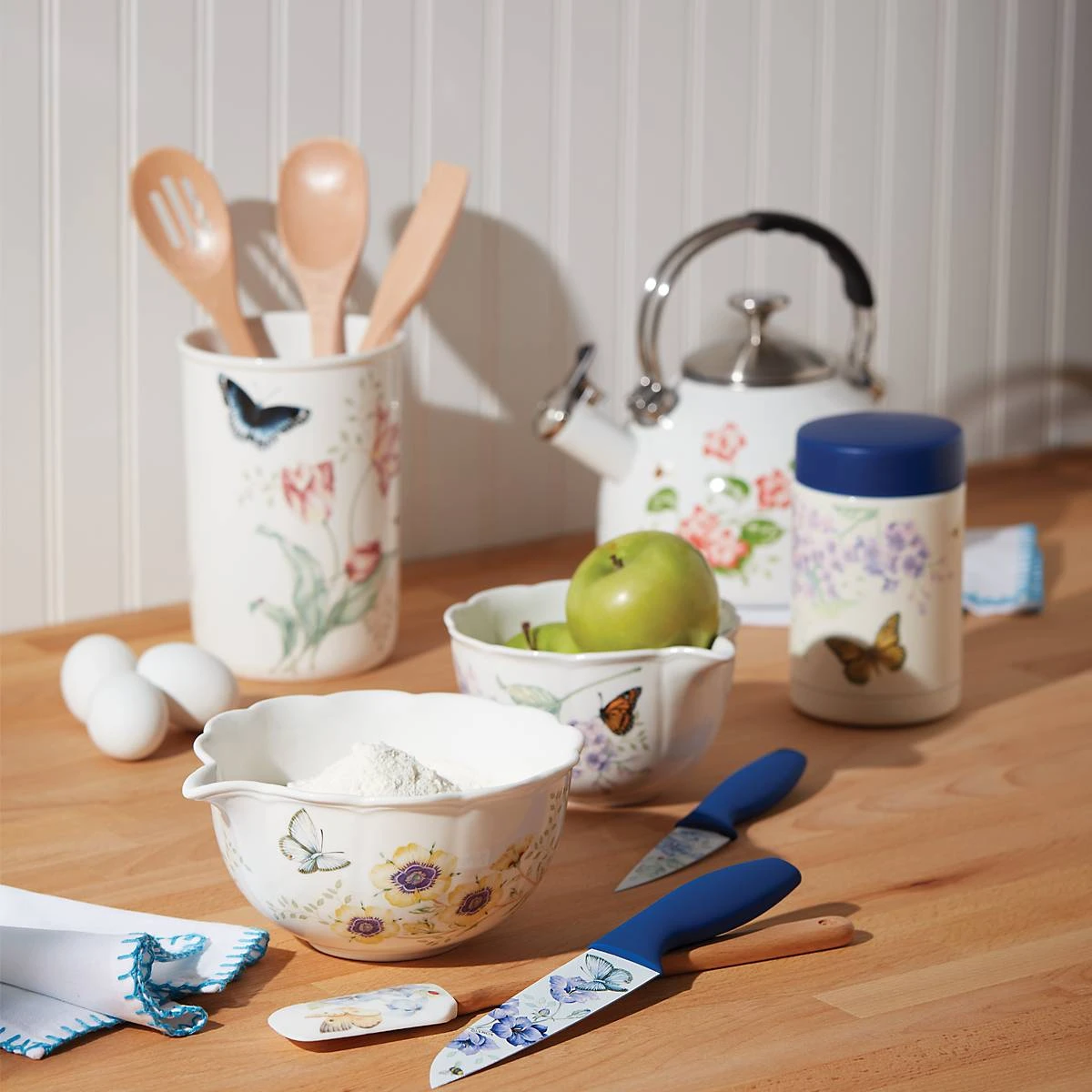 Lenox Kitchen Butterfly Meadow® Large Food Container 4 Lenox Kitchen Butterfly Meadow® Large Food Container