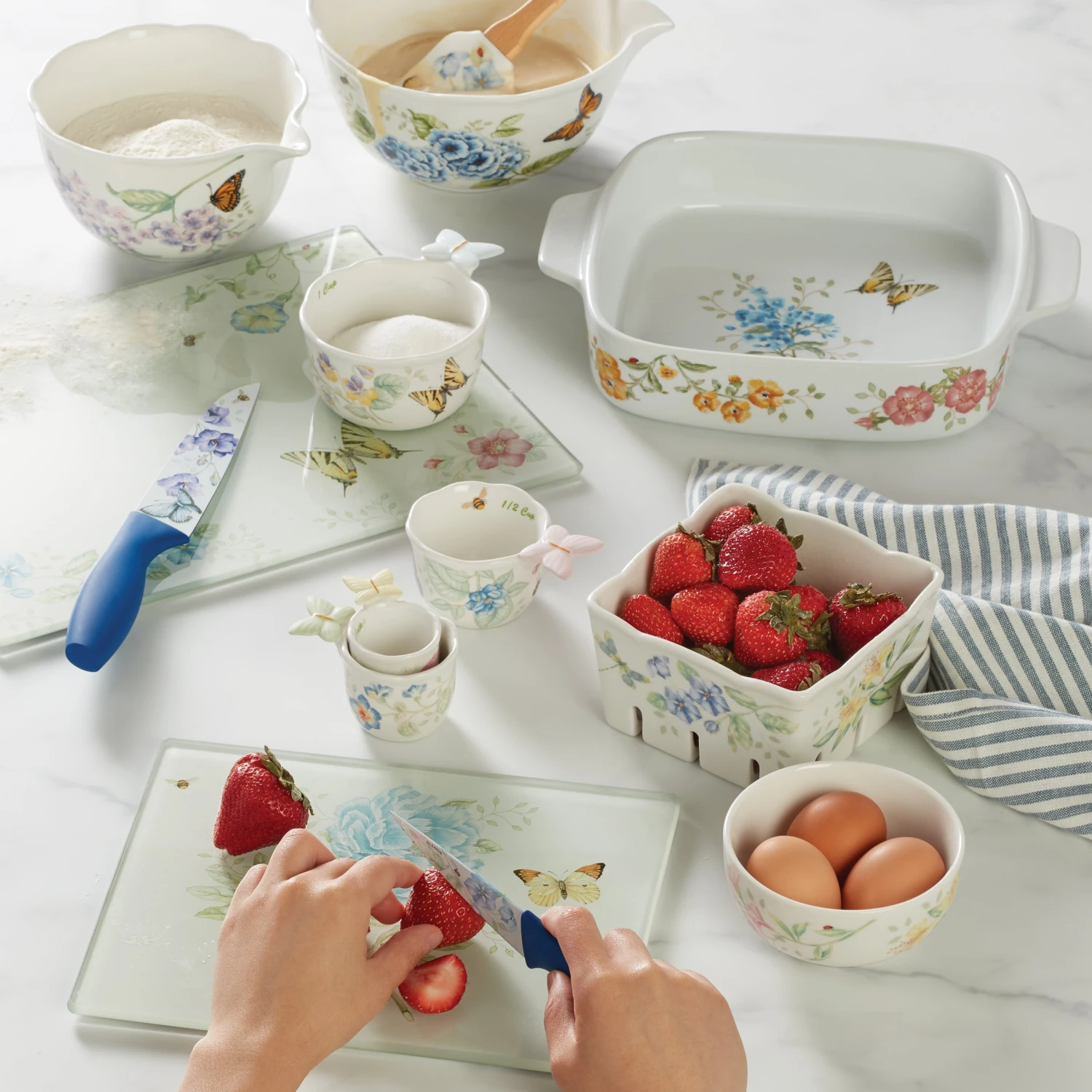 888261_w15.jpg Lenox Dinnerware Butterfly Meadow® 2-piece Nesting Bowl Set