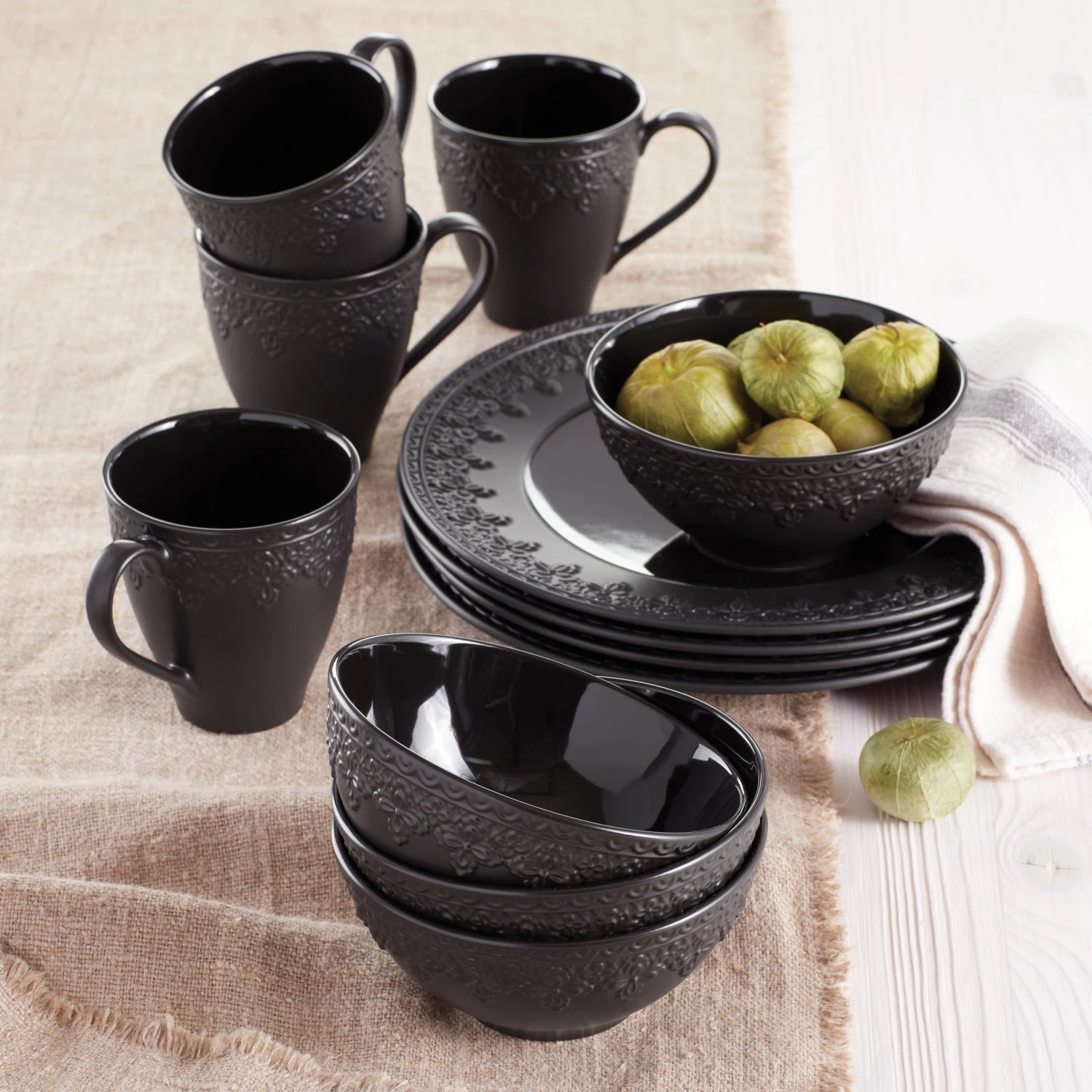 888917_w14.jpg Lenox Chelse Muse Fleur Matte Black 4-Piece Bowl Set