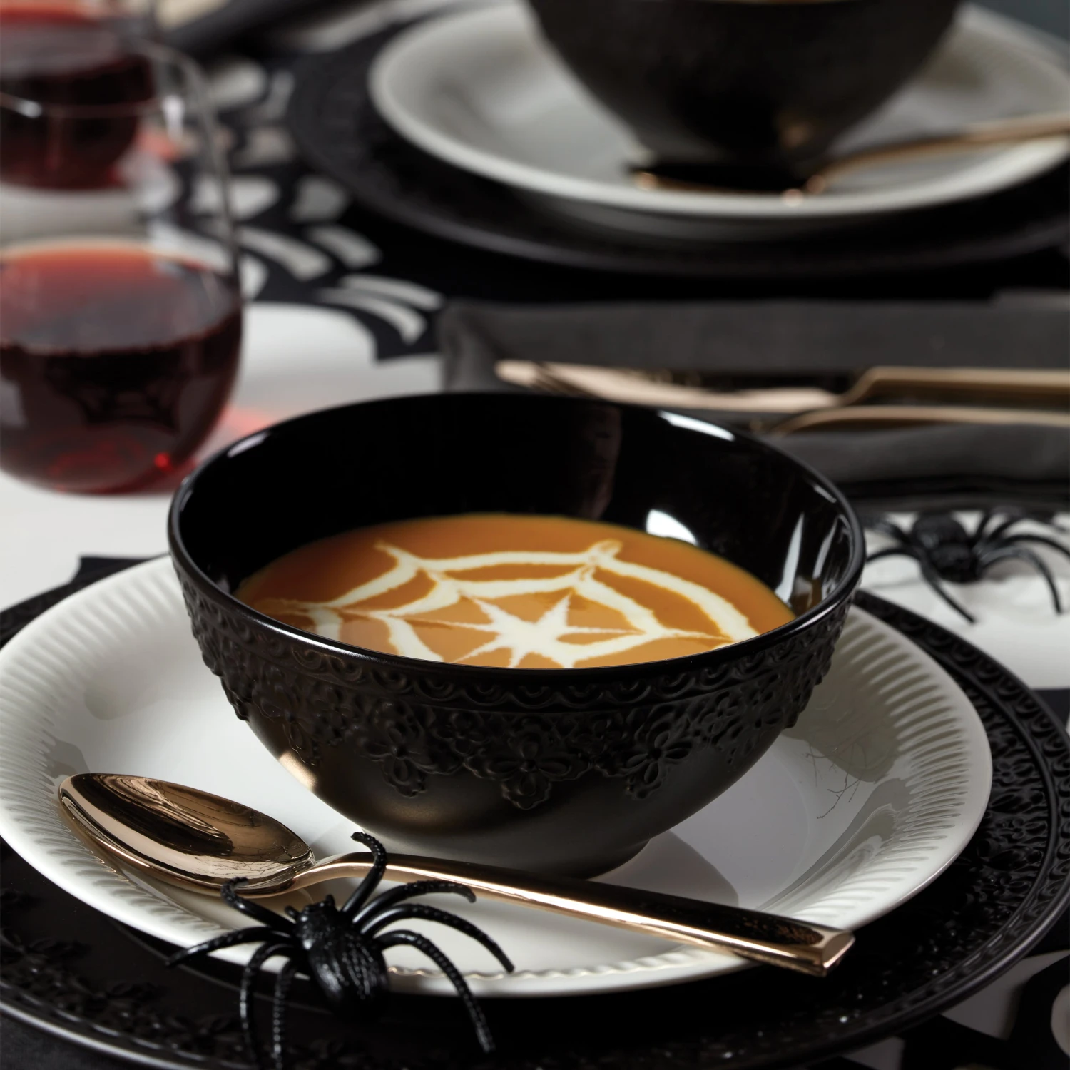 888917_w17.jpg Lenox Chelse Muse Fleur Matte Black 4-Piece Bowl Set