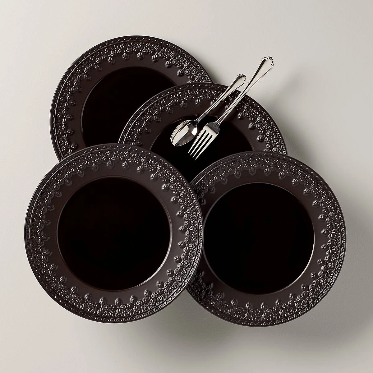 888918_w10_8baee78a-214b-430b-99c5-536873d1de48.jpg Lenox Chelse Muse Fleur Matte Black 4pc Dinner Plate Set