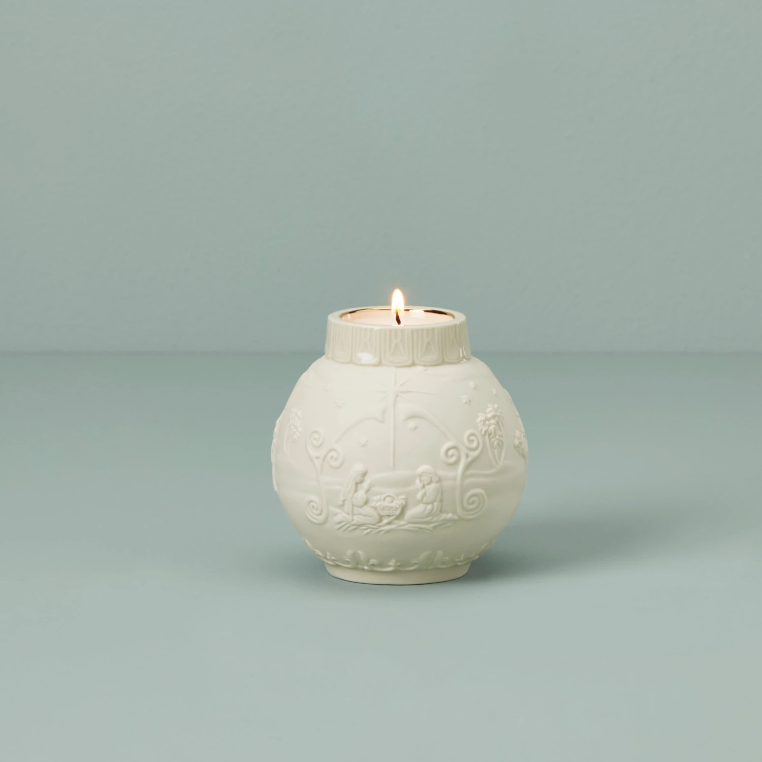 890697_w10.jpg Lenox Ornamental Glow Nativity Votive Candleholder