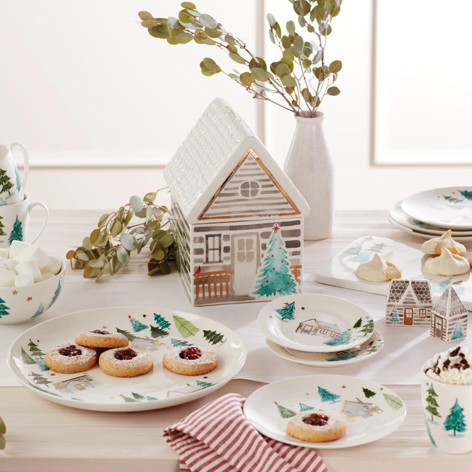 890756_w12.jpg Lenox Balsam Lane Round Platter