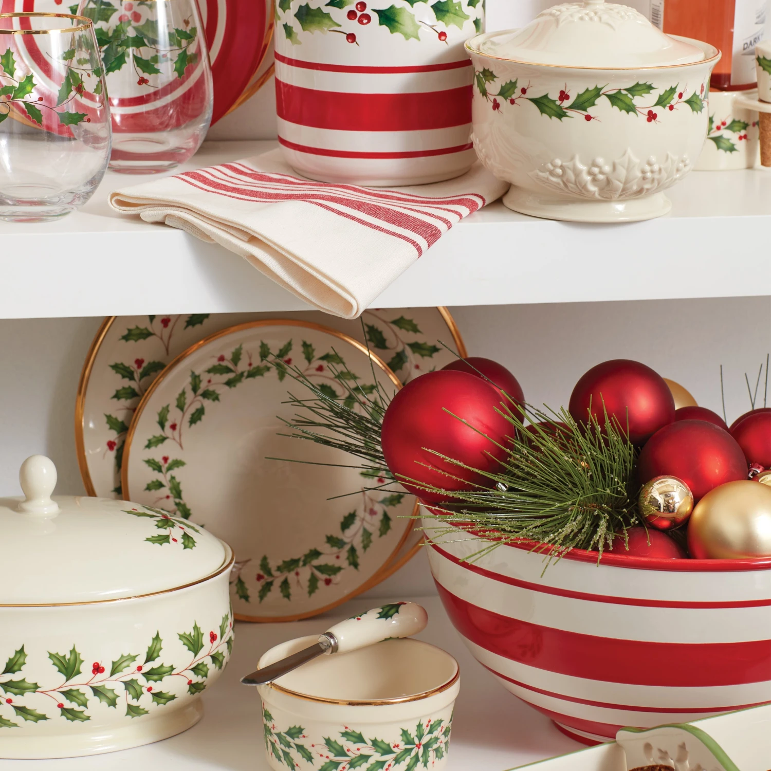 890773_w11.jpg Lenox Holiday Handpaint Stripe Mixing Bowl