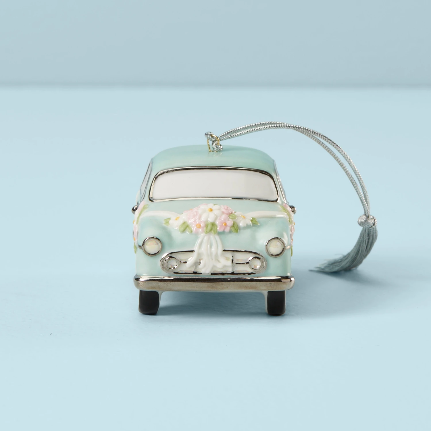 890944_w12.jpg Lenox 2020 Just Married Vintage Car Ornament
