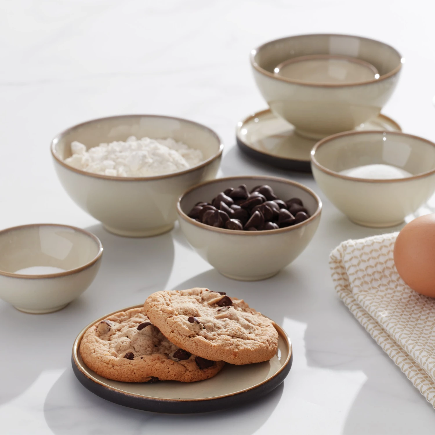 891110_w19_f23c3fdf-1dec-4c89-b9d2-f1f36989641b-1.jpg Lenox Serveware Mini Luna Nesting Set