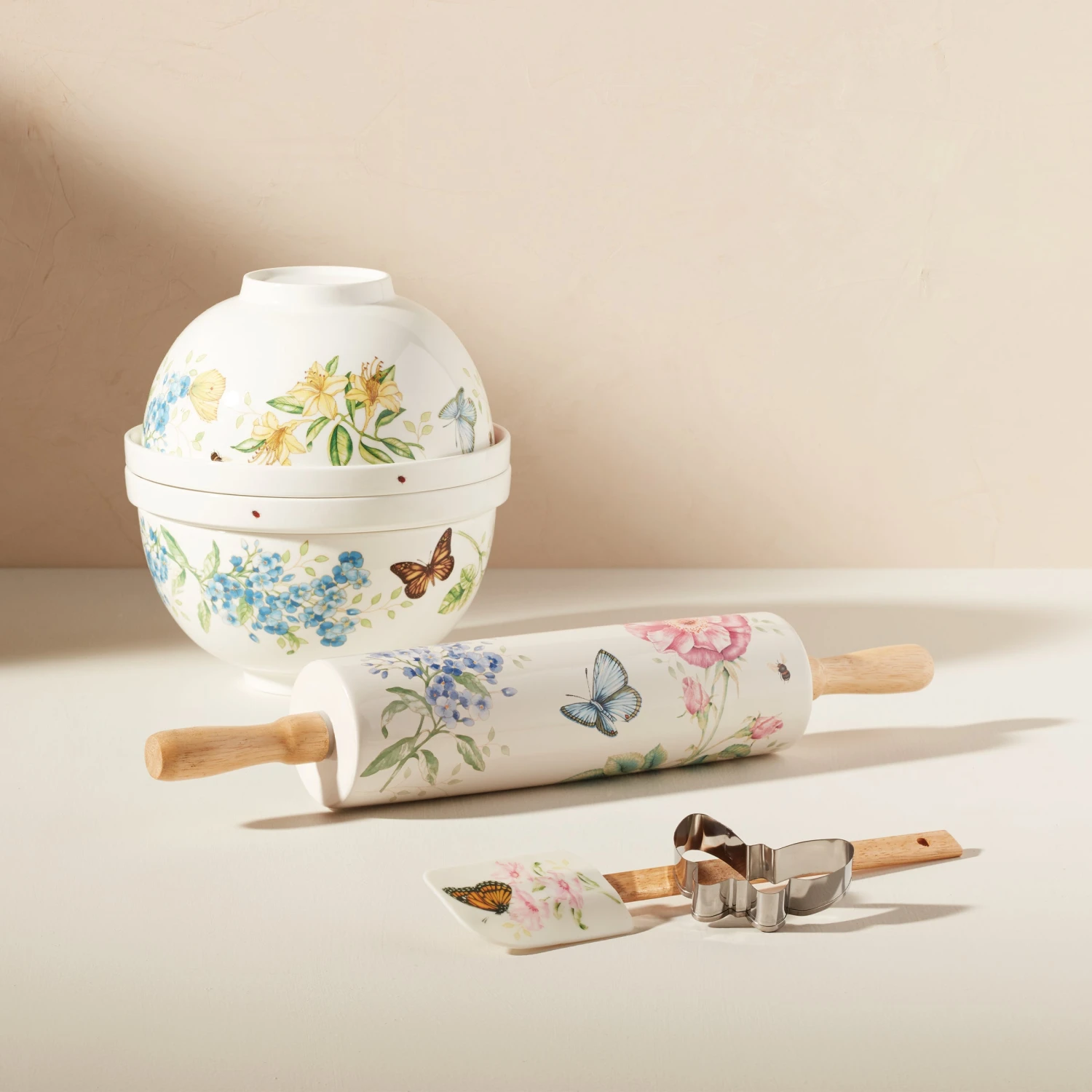 893122-892493-892760-LNP-F22-FEA-1.jpg Lenox Butterfly Meadow Rolling Pin