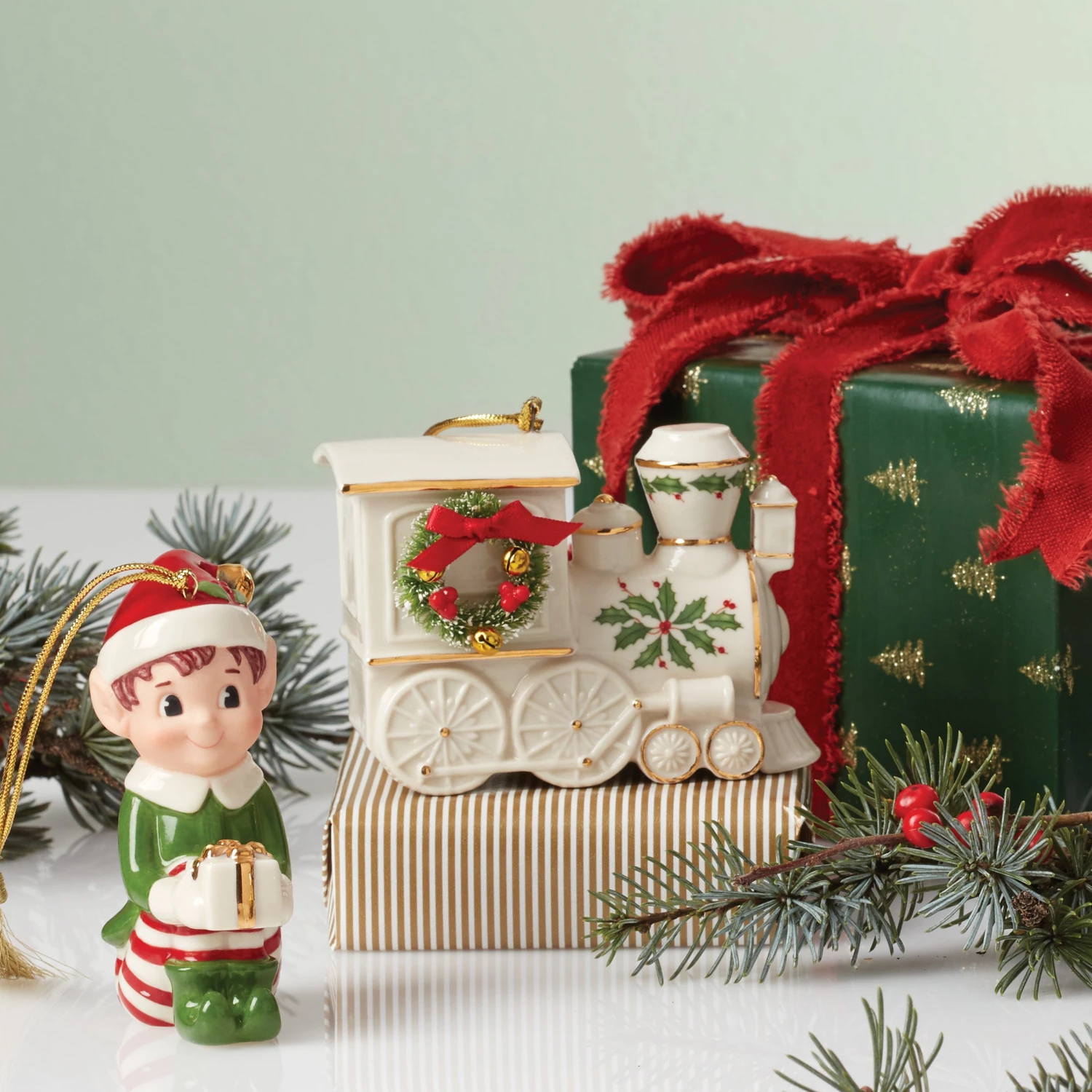 893703_w11.jpg Lenox Annuals 2022 Holiday Train Ornament