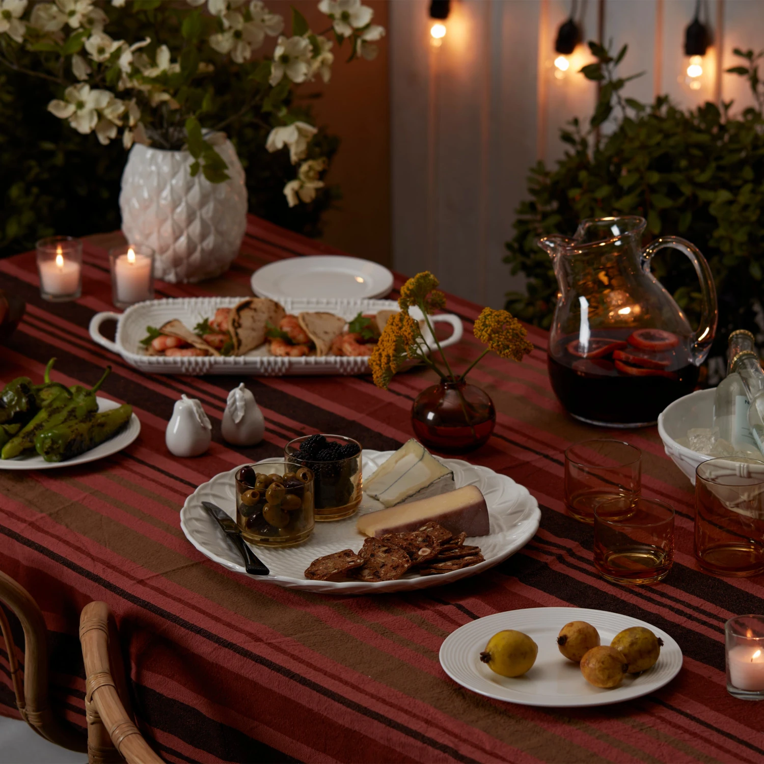 893874-893878-893880-893877-893875-LNP-S23-FEA-1_ad6903f1-cef2-45c6-85f4-3cf15d68bc2a.jpg Lenox Wicker Creek Round Platter