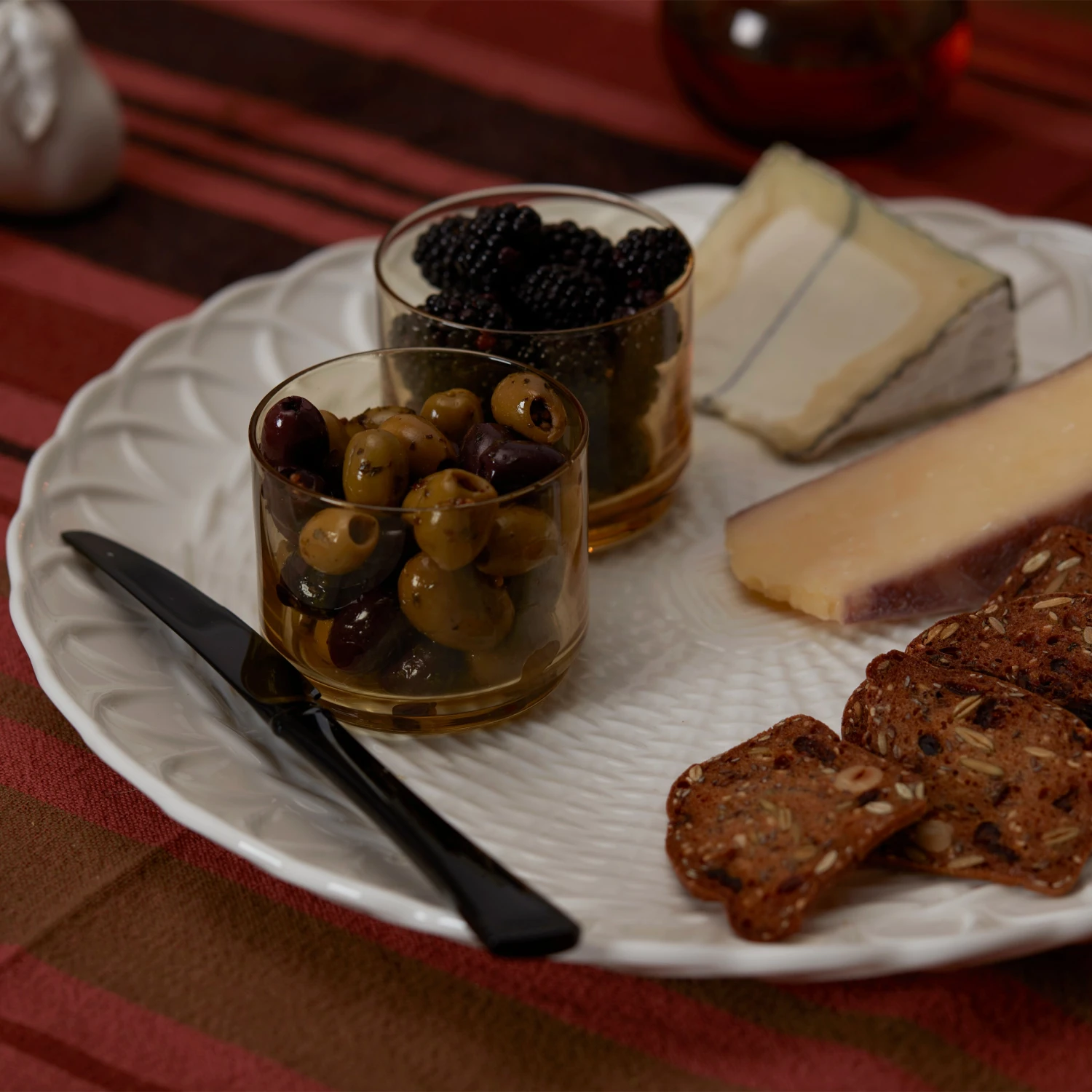 893874-893878-893880-893877-893875-LNP-S23-FEA-5.jpg Lenox Wicker Creek Round Platter