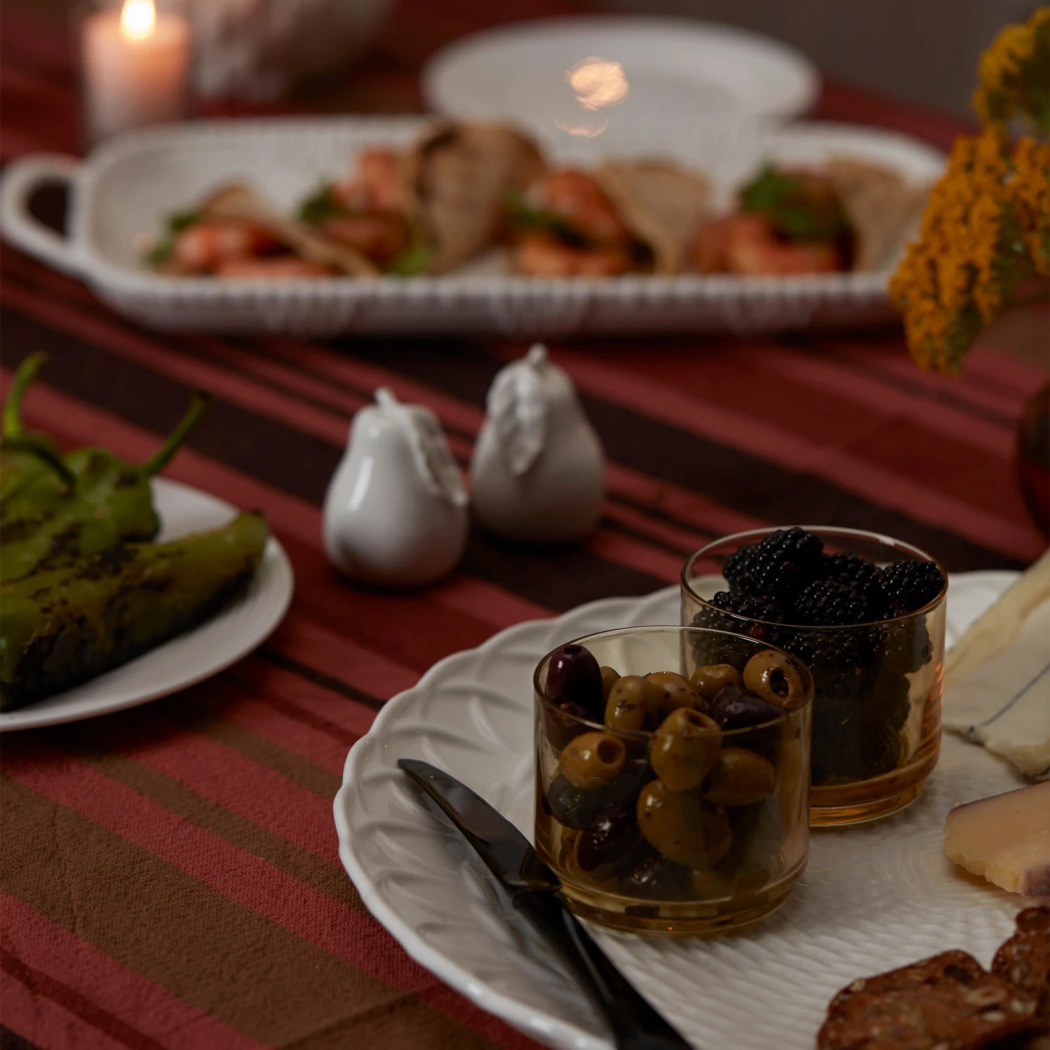 893874-893878-893880-893877-893875-LNP-S23-FEA-6.jpg Lenox Wicker Creek Round Platter