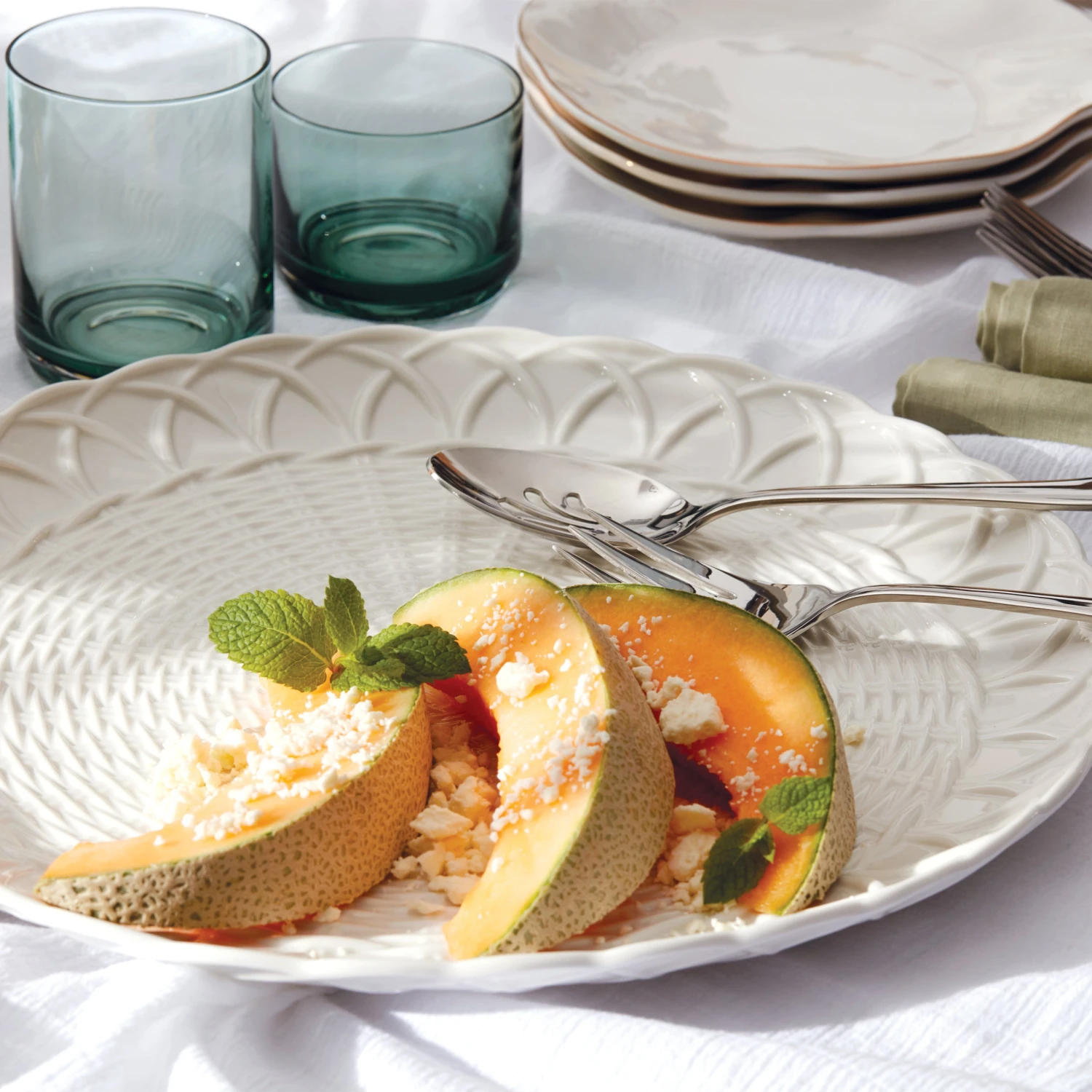 893877_w11.jpg Lenox Wicker Creek Round Platter